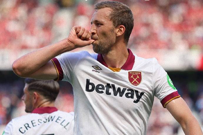 ag体育注册-欧联赛程吃紧；西汉姆今晚回应争议；悬念犹存；团队化学反应显著